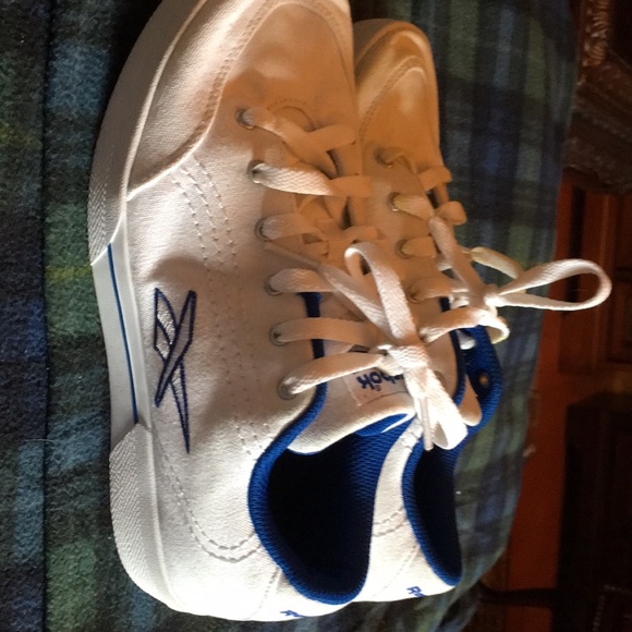 Reebok Women’s Sneakers Size 6.5 gently used - Picture 3 of 5